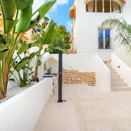 Villa Casa Benissima - With Large Swimming Pool And Sea View -