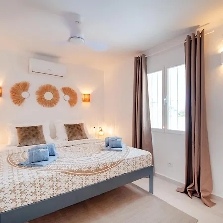 Casa Benissima - With Large Swimming Pool And Sea View - Villa
